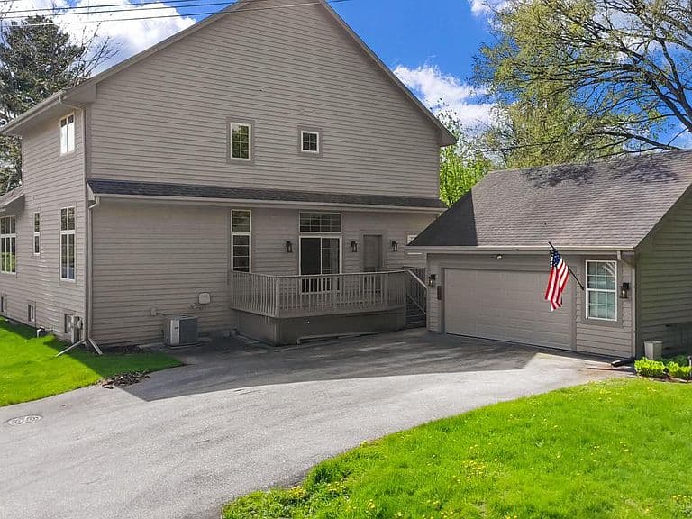 Listing photo