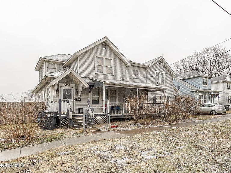 Listing photo 2
