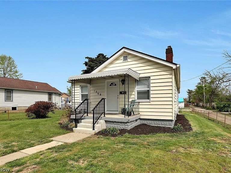 Listing photo 3