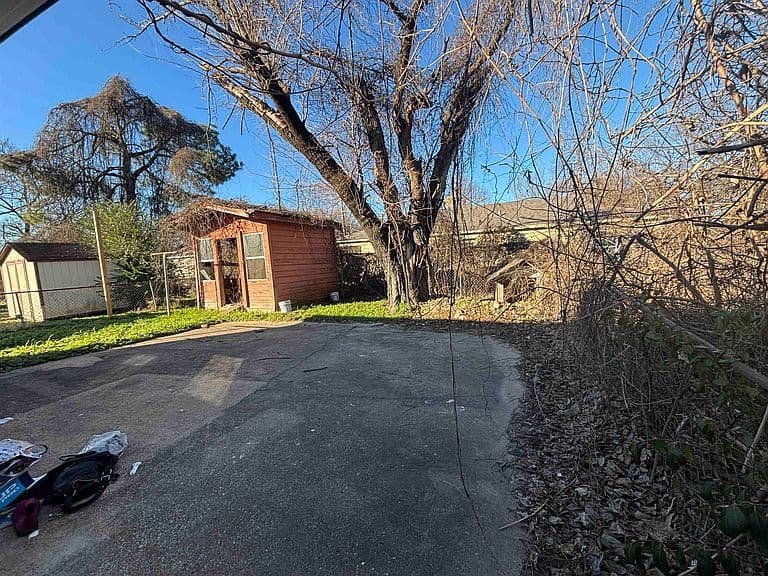 Listing photo 5