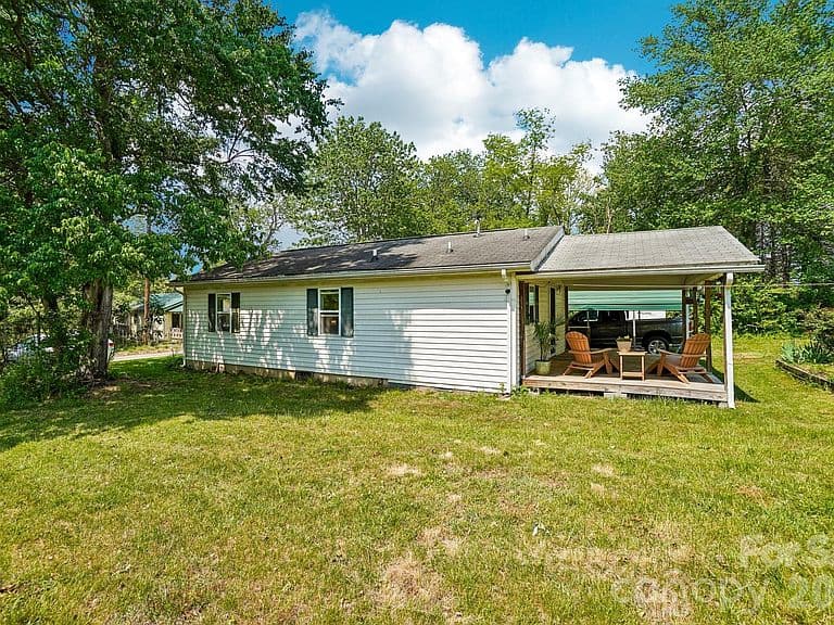 Listing photo 4