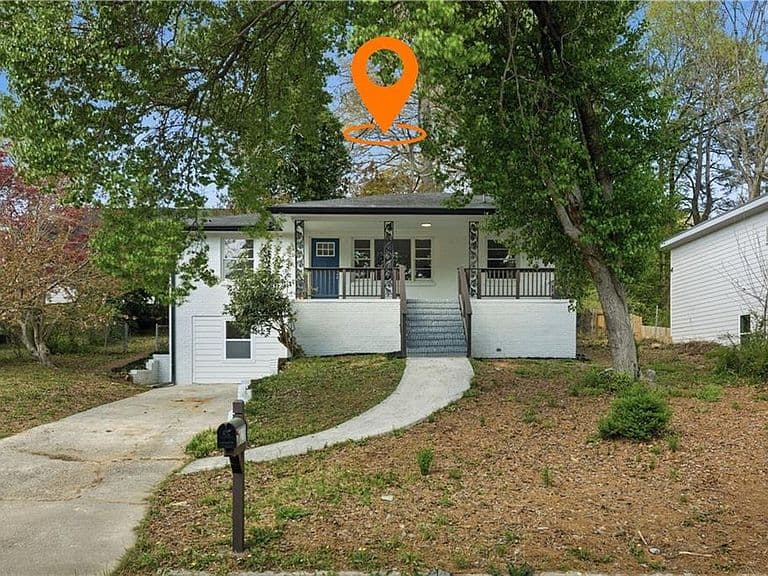 Listing photo 2