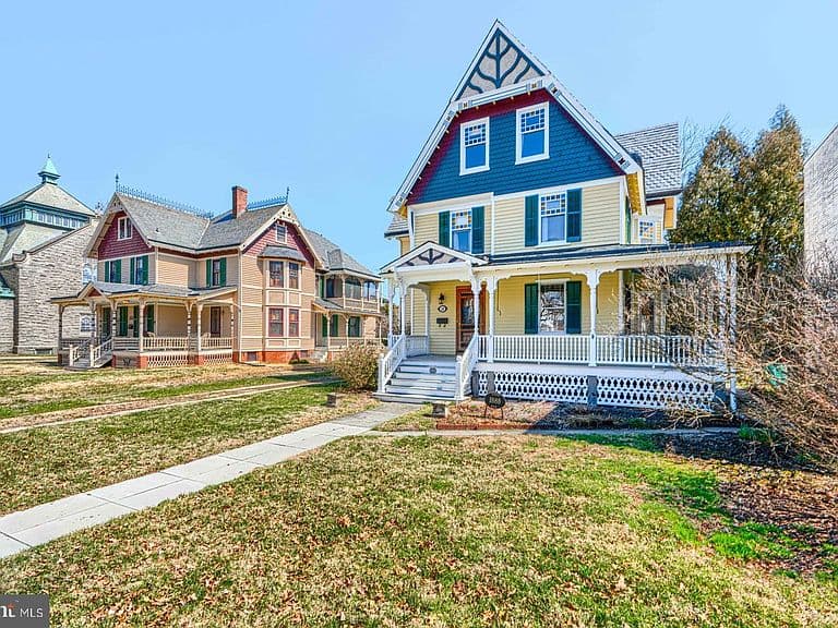 Listing photo 2