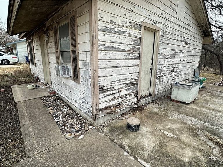 Listing photo 4