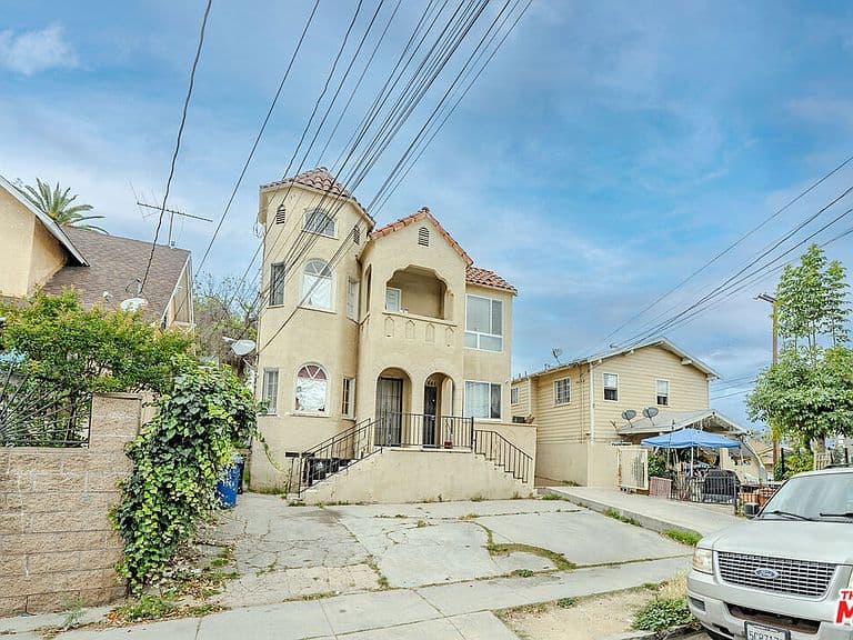 Listing photo 4