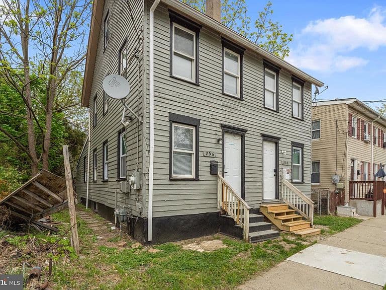 Listing photo 3