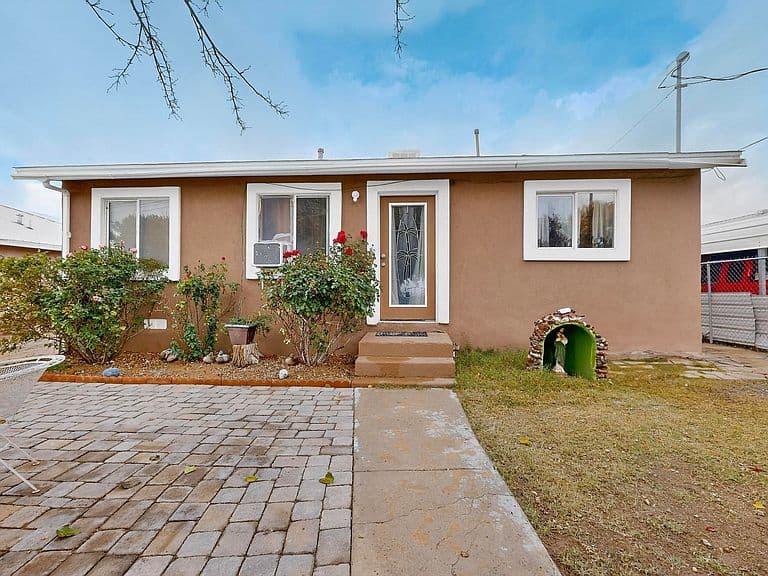 Listing photo 5
