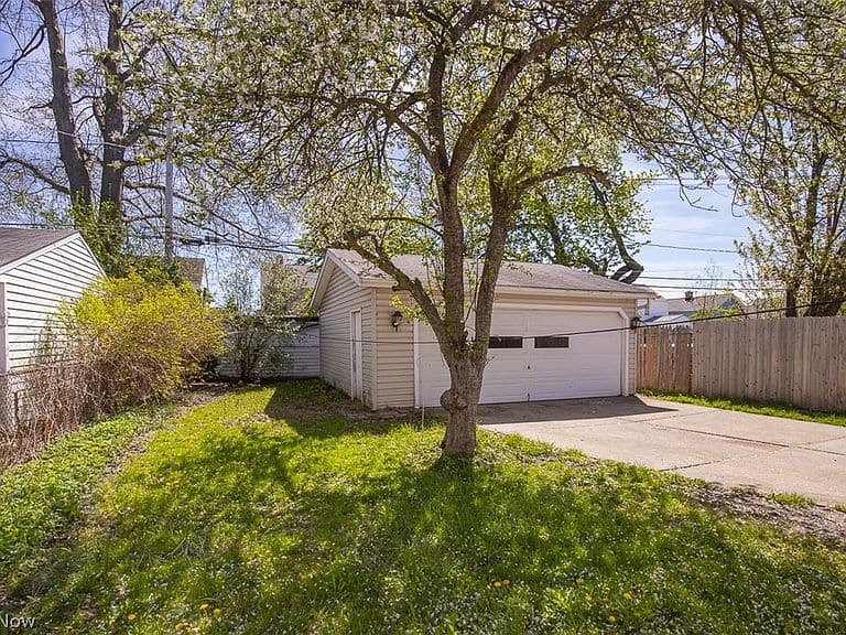 Listing photo 4