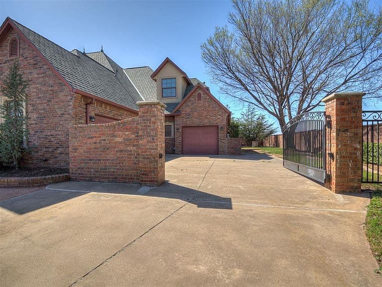 Listing photo 4