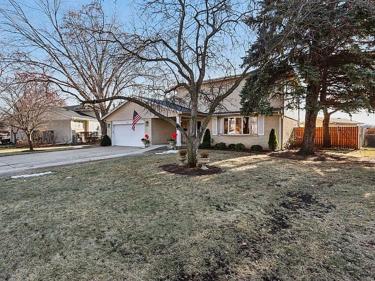 Listing photo 3