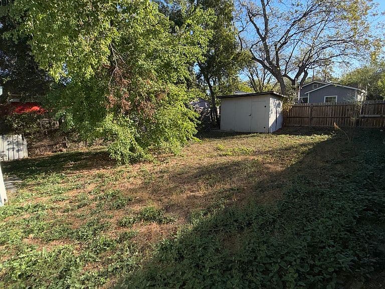 Listing photo 4