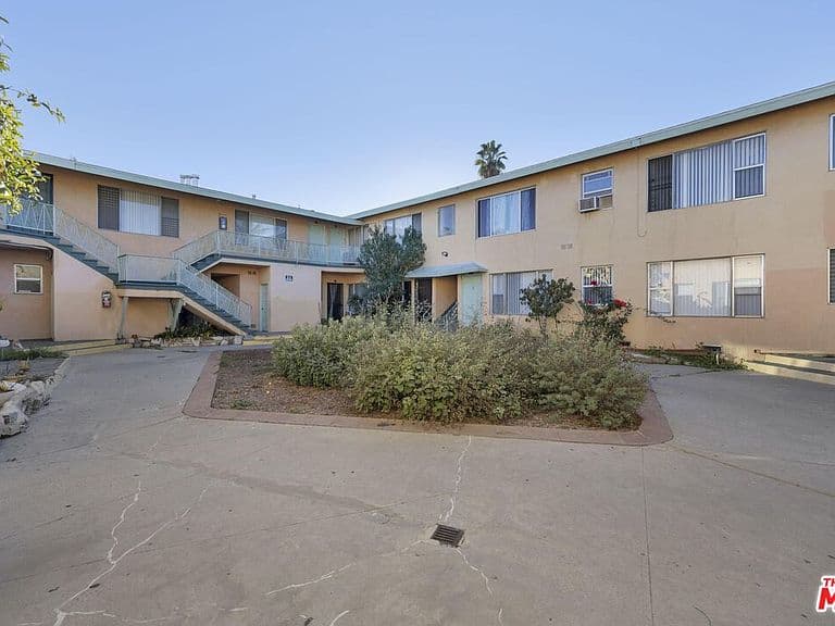 Listing photo 5