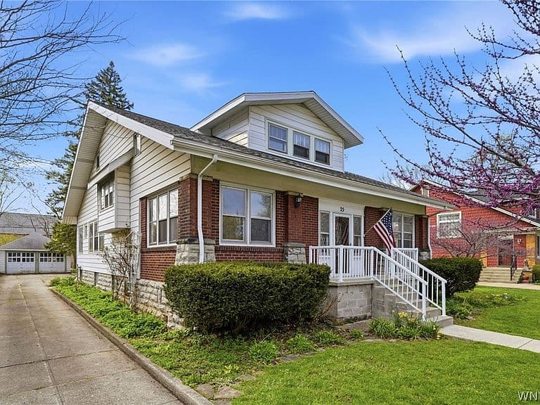 Listing photo 3