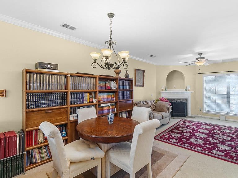 Listing photo 5