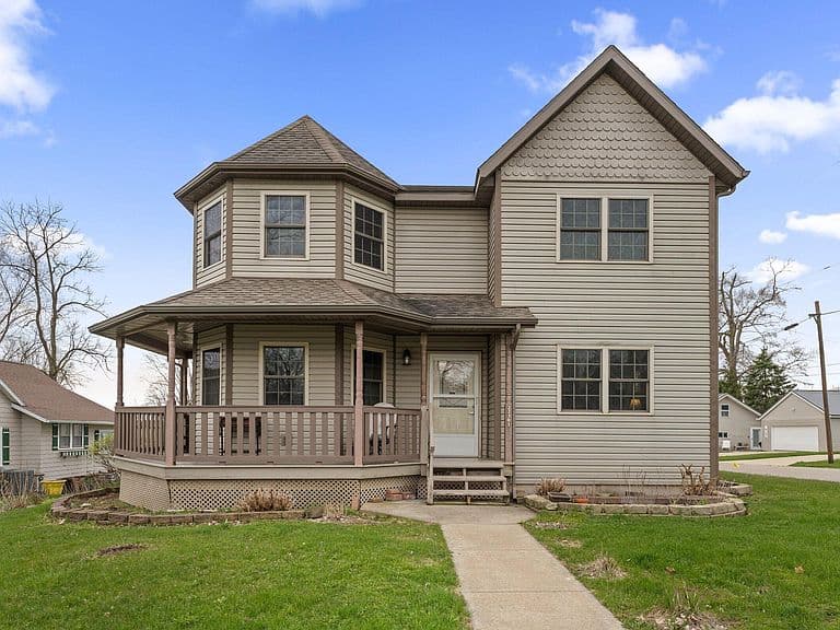 Listing photo 2