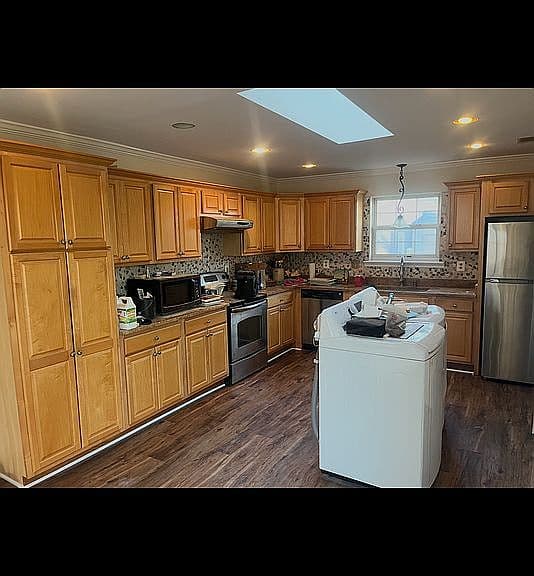 Listing photo 4