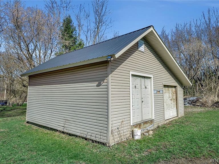 Listing photo 5