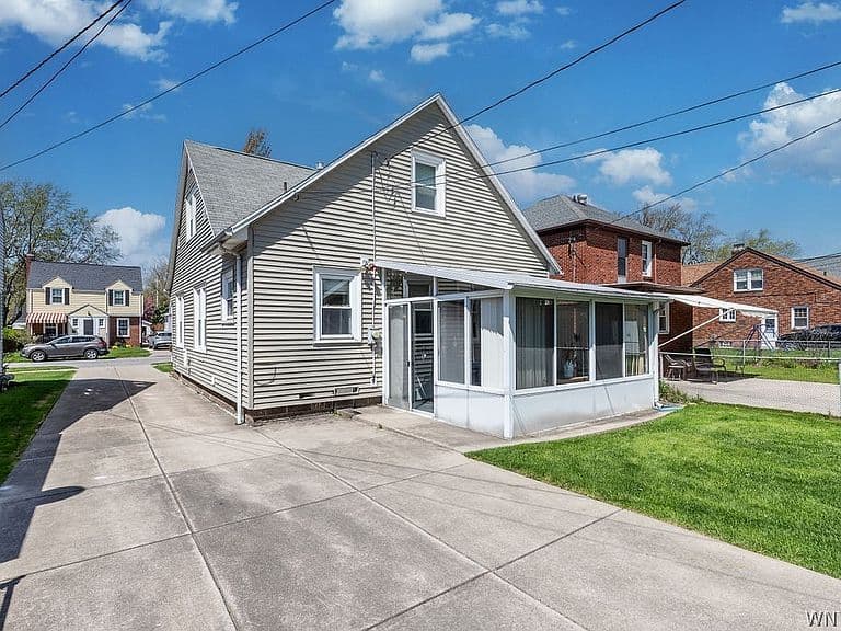 Listing photo 5