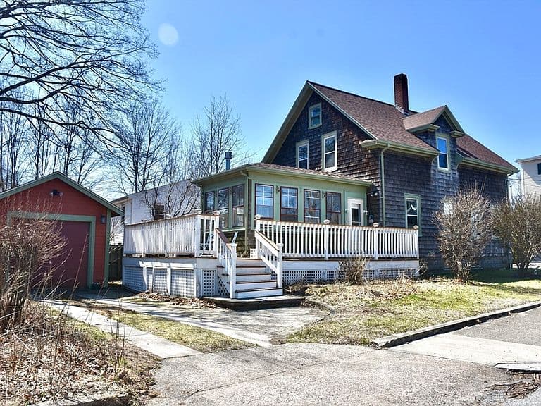 Listing photo 2