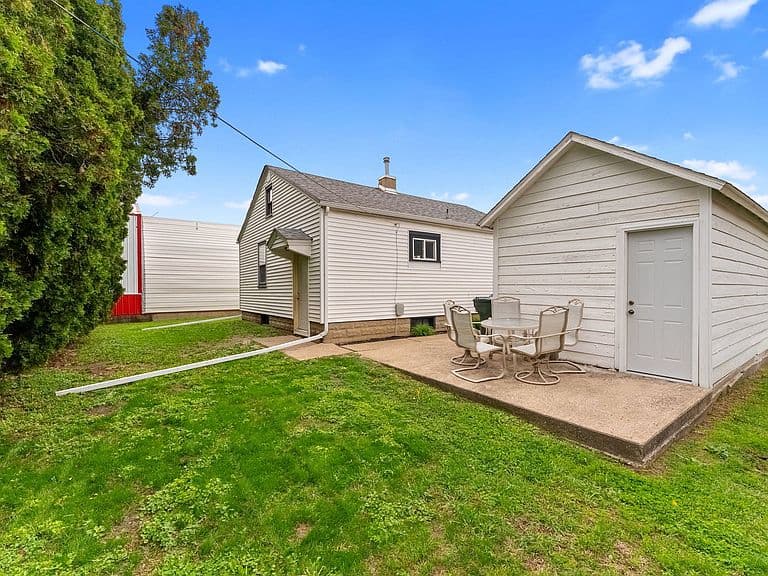 Listing photo 4