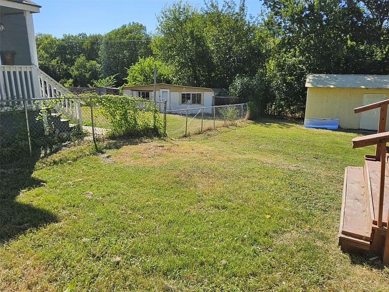 Listing photo 5