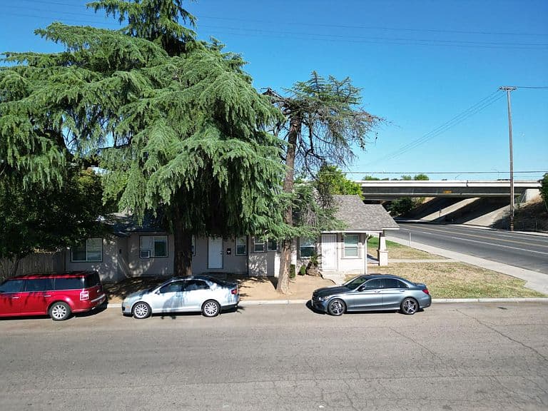 Listing photo 3