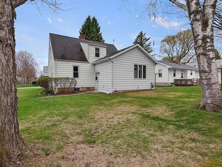Listing photo 4