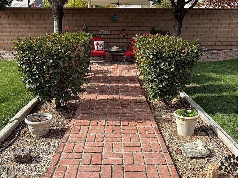 Listing photo 5
