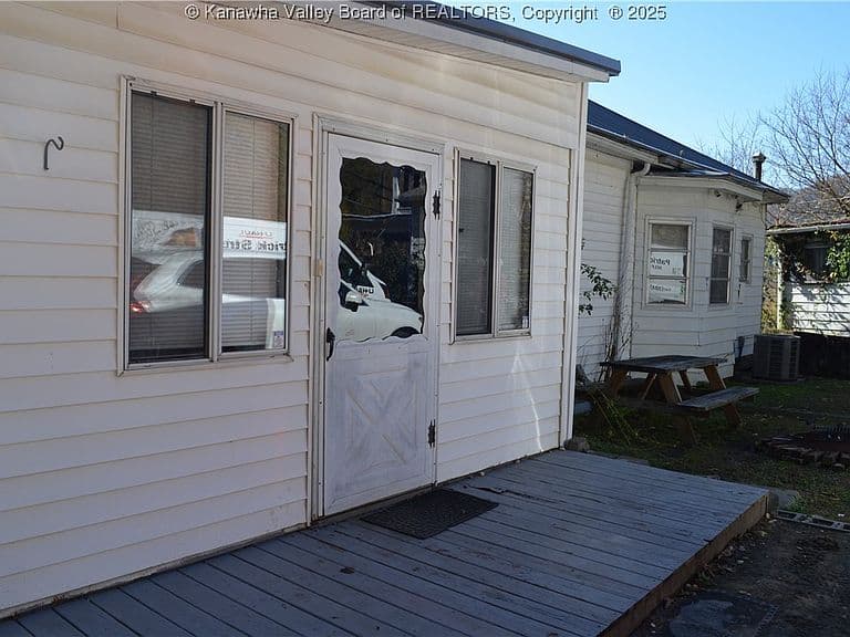 Listing photo 3