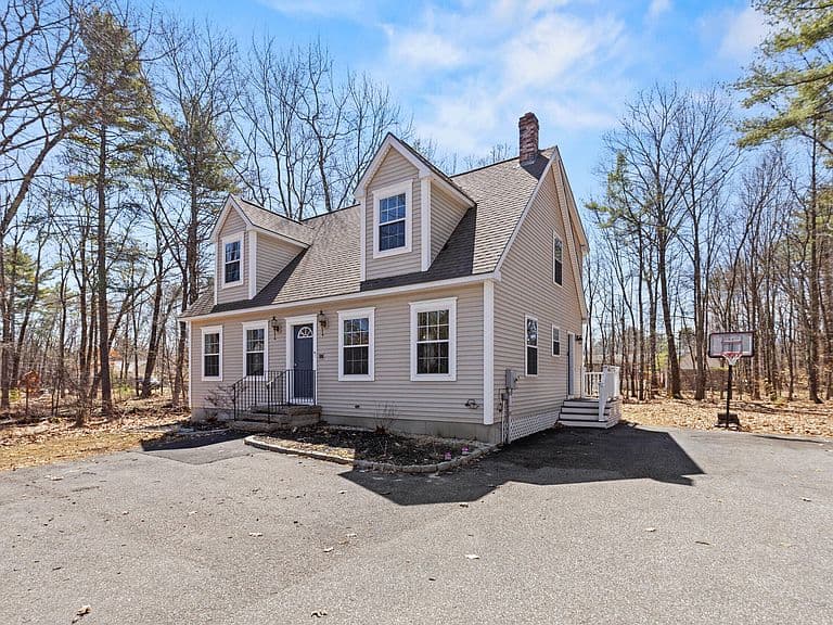 Listing photo 2