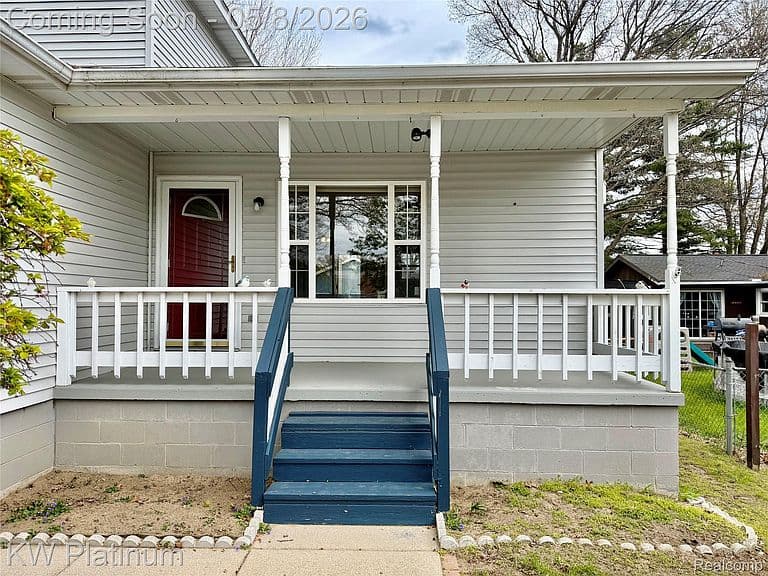 Listing photo 2