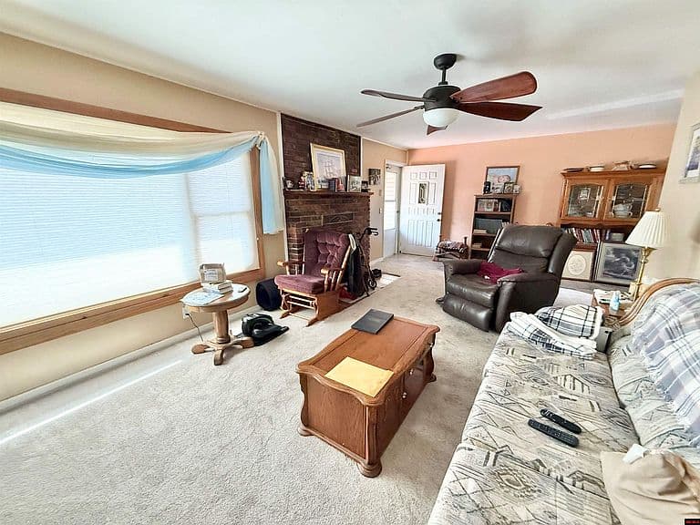 Listing photo 4
