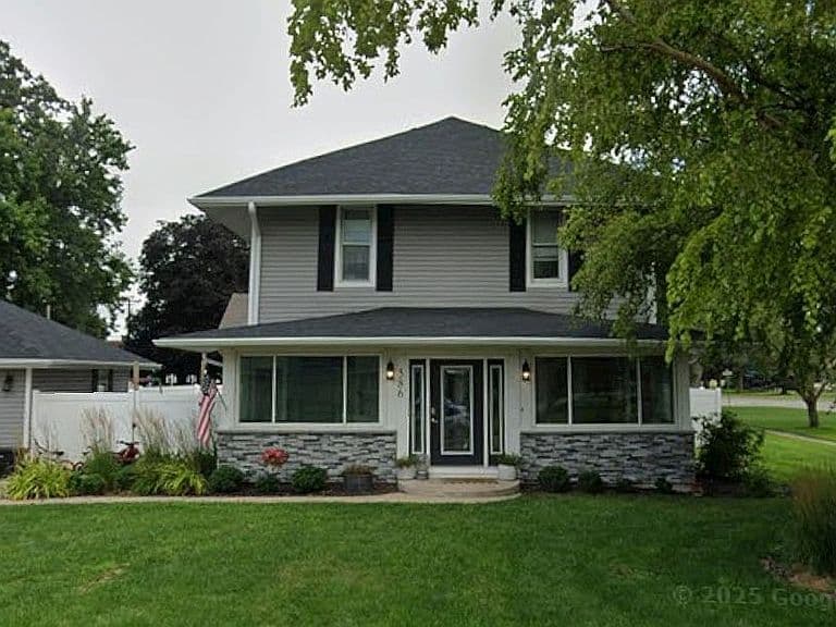 Listing photo 2