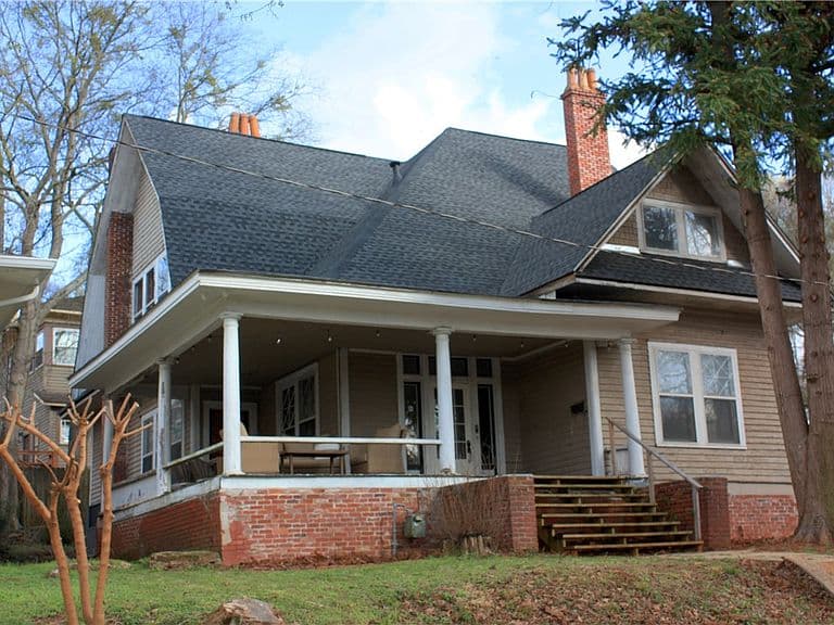 Listing photo 2