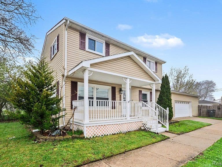 Listing photo 3