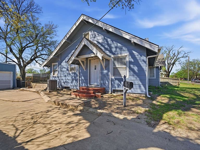 Listing photo 3