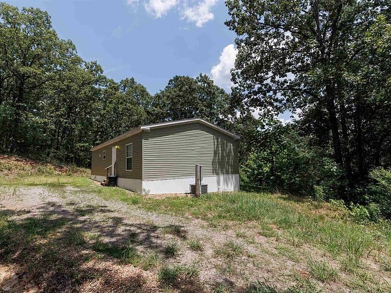 Listing photo 5