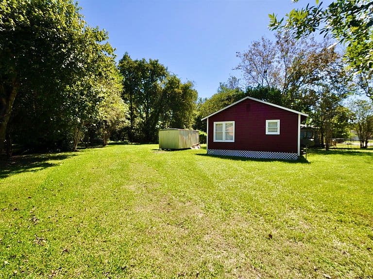 Listing photo 5