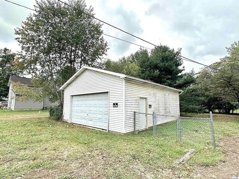 Listing photo 4
