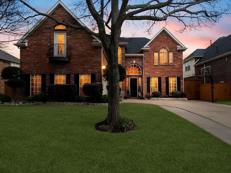 Listing photo 2