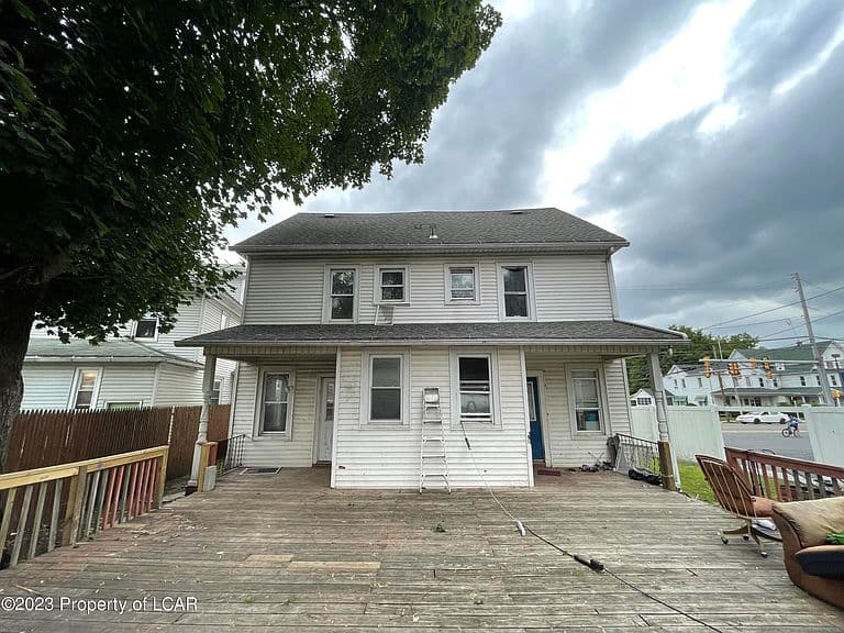 Listing photo 3