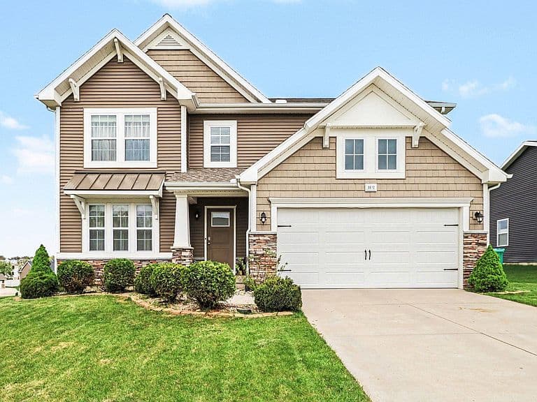 Listing photo 2