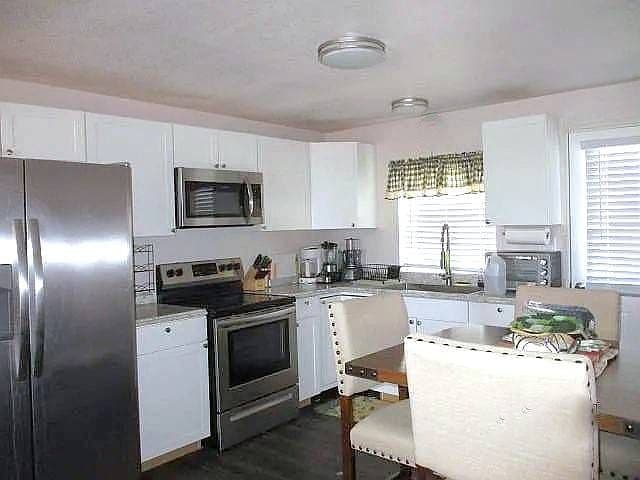 Listing photo 5