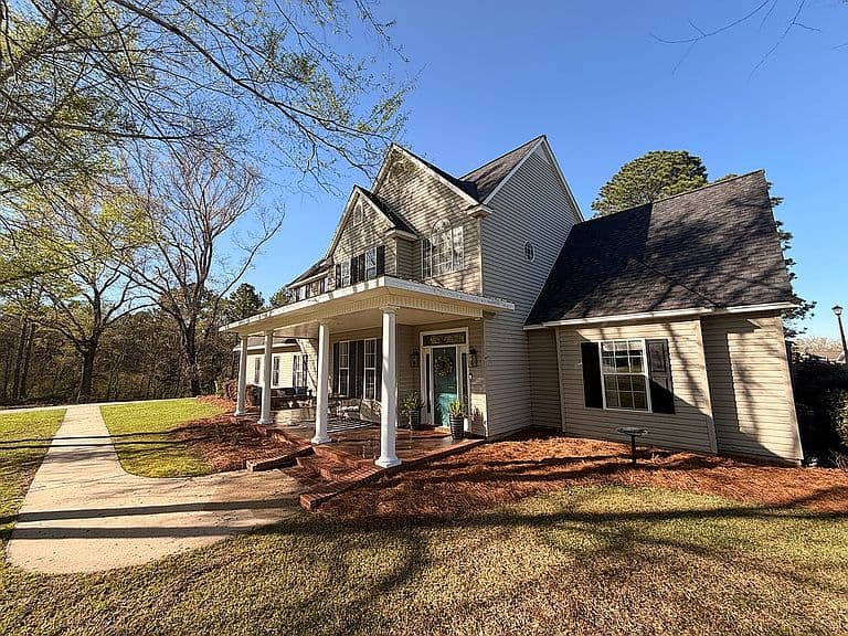 Listing photo 2
