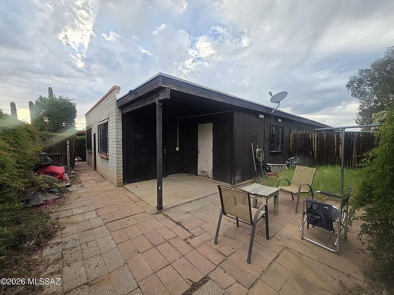 Listing photo 5