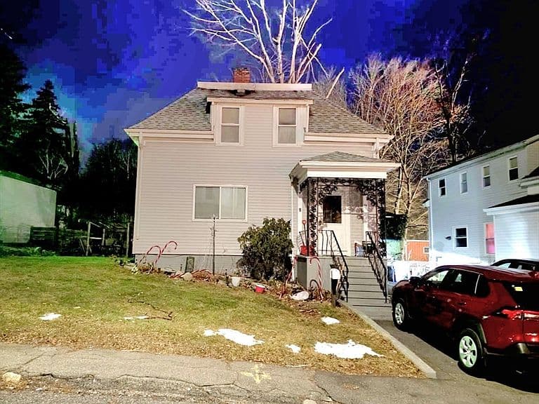 Listing photo 2