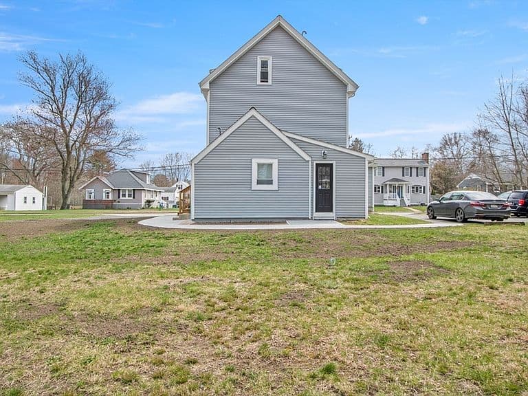 Listing photo 3