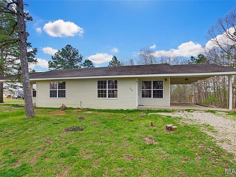 Listing photo 2