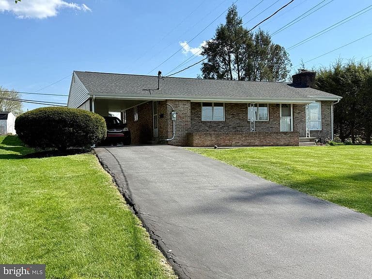 Listing photo 3