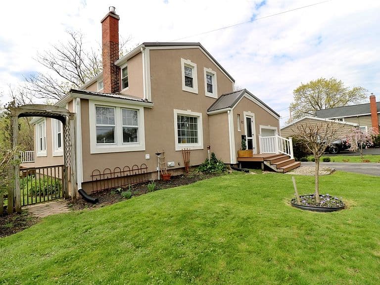 Listing photo 3
